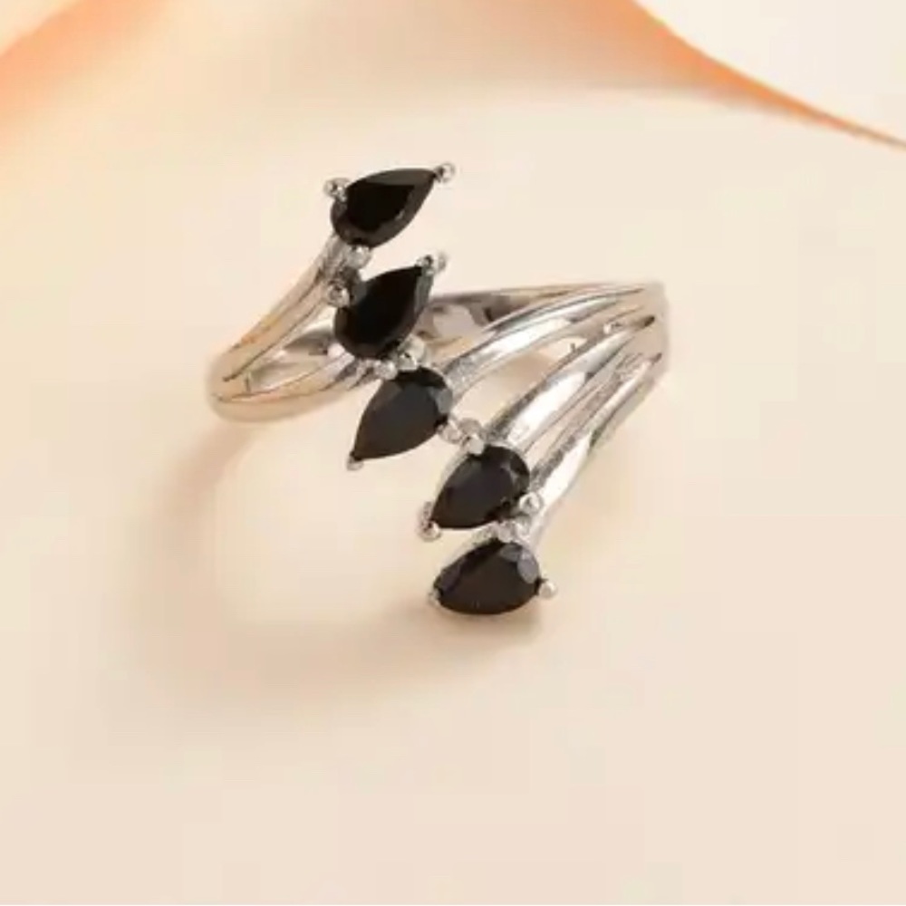 Ladies Thai black spinel ring. New